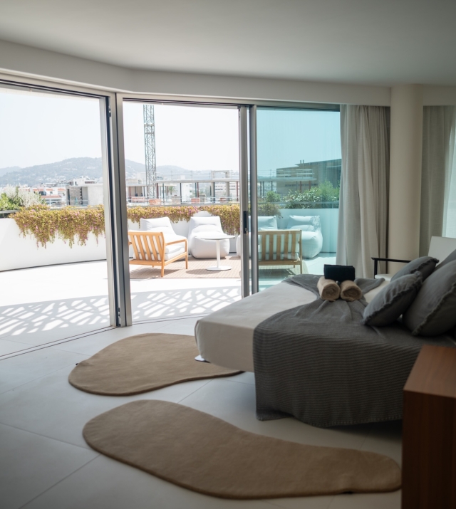 daltv villa views first line Ibiza hallway bedroom.jpg